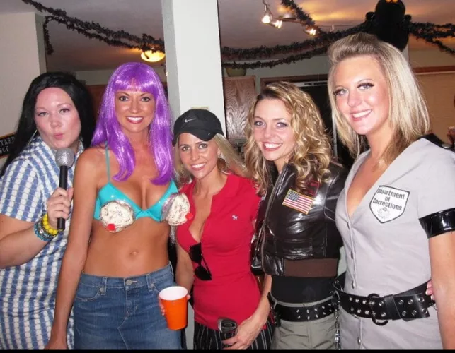 Halloween karaoke by Chaturbater1