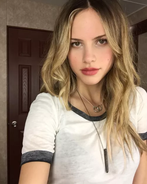 Halston Sage by CASHMERE1977