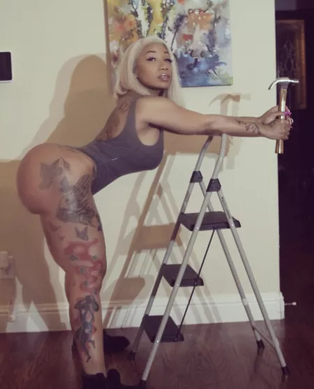 Hammer-time🔨 by Froggy579