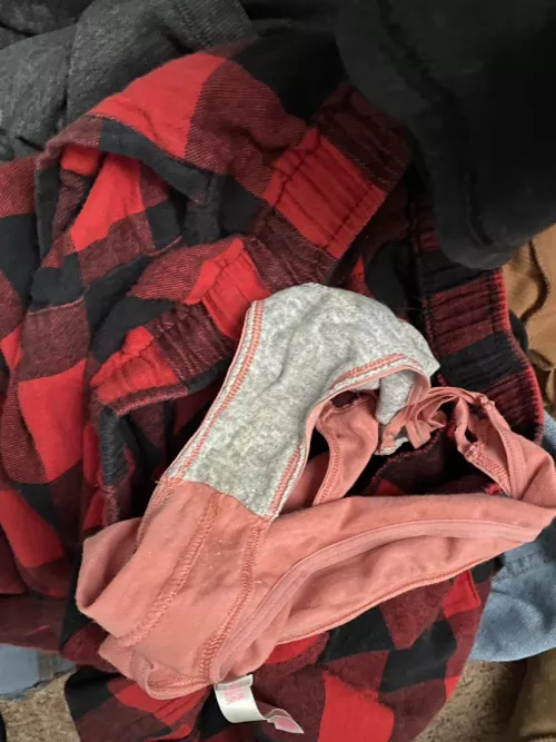 Hamper find by vemdetta65