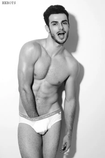 Hand inside by menareamazing