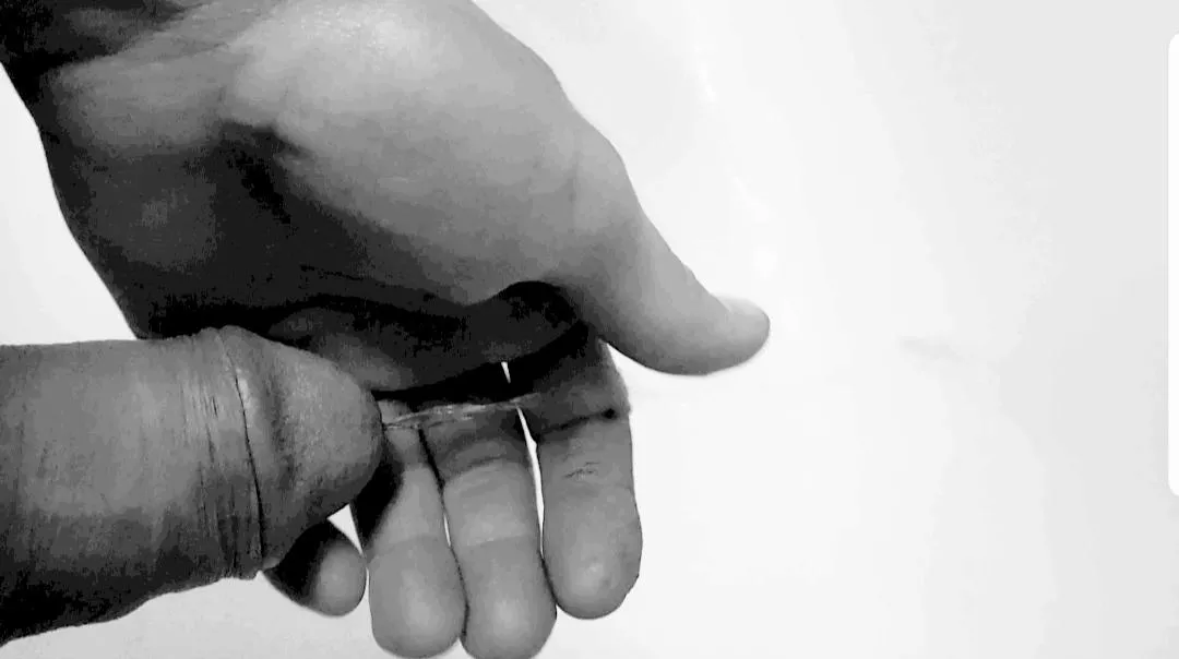 Hand pee posted by sweetkikina