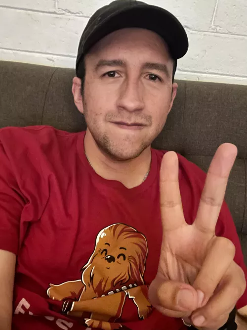 Hangin’ in there ✌🏽 by jacob_jay_921