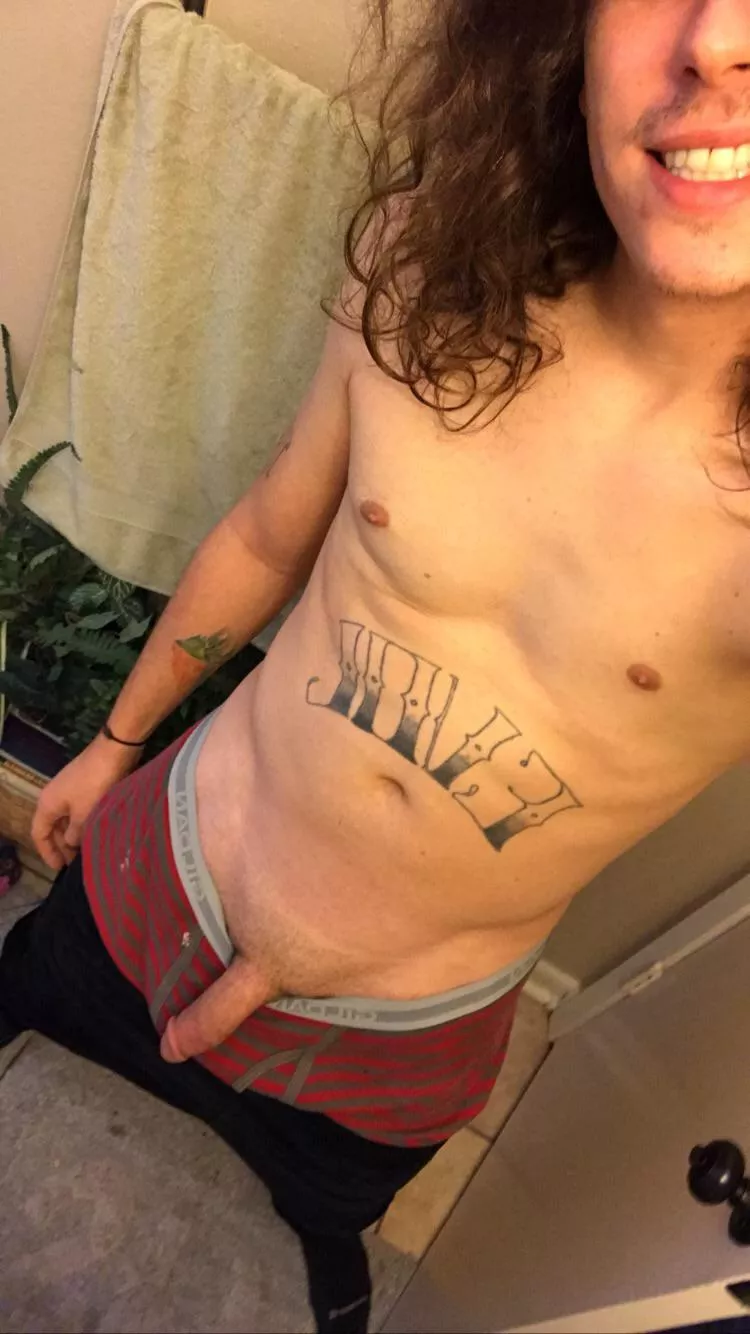 😋hangin out posted by EVOL_doer