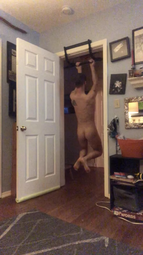 Hanging about with house all to myself (M). by diskvmbobvlographica