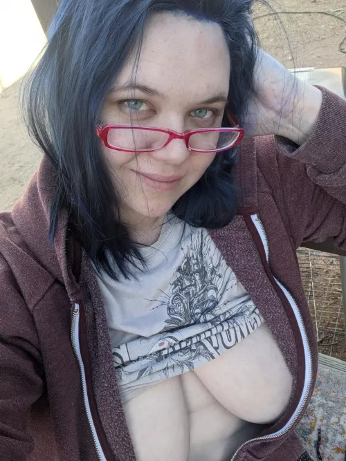 Hanging in my yard. I think the neighbors might have noticed… by chaosbondage