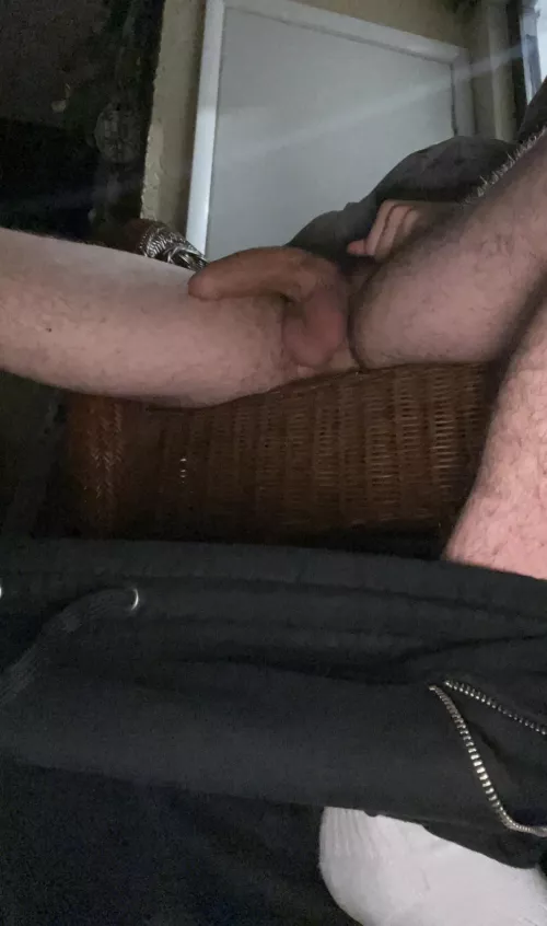 hanging out by College_athlete_28