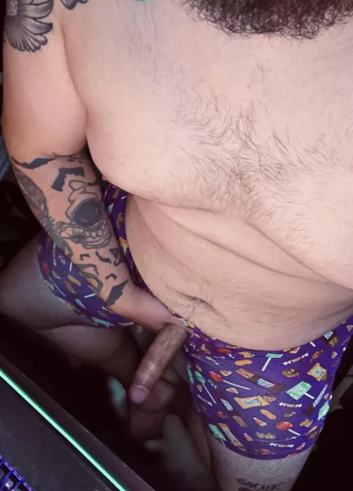 Hanging out after work by Sloppy_Ballrus