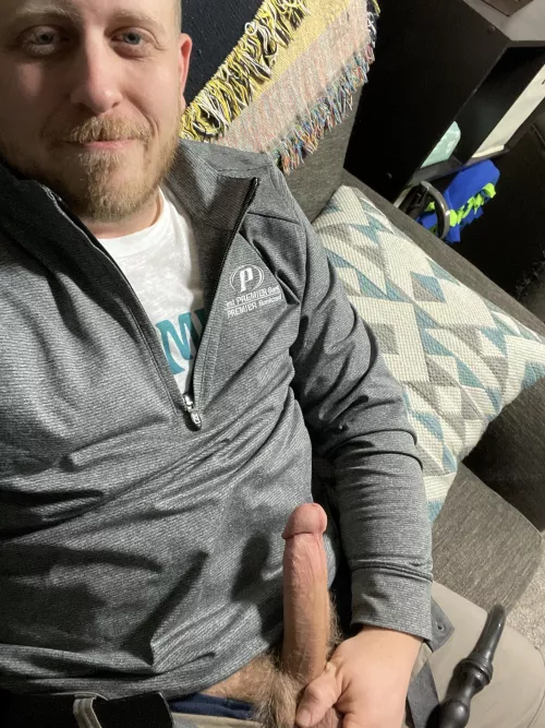 Hanging out at ho(m)e whose joining me? Any sexy pussies need stretching out? by Nargilaloungea