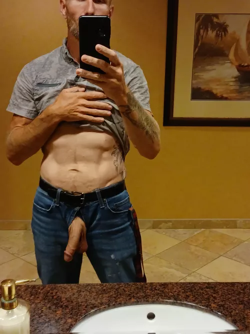 Hanging out at the club waiting for you by Mrdom69FL