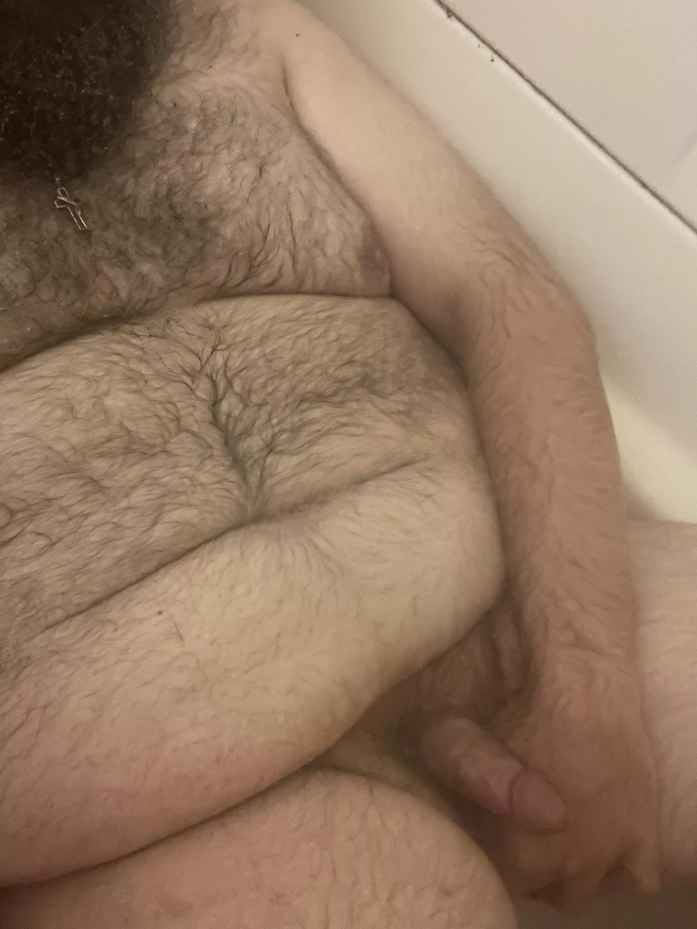 Hanging out in the tub 🛁 posted by ScaryAstronaut8612