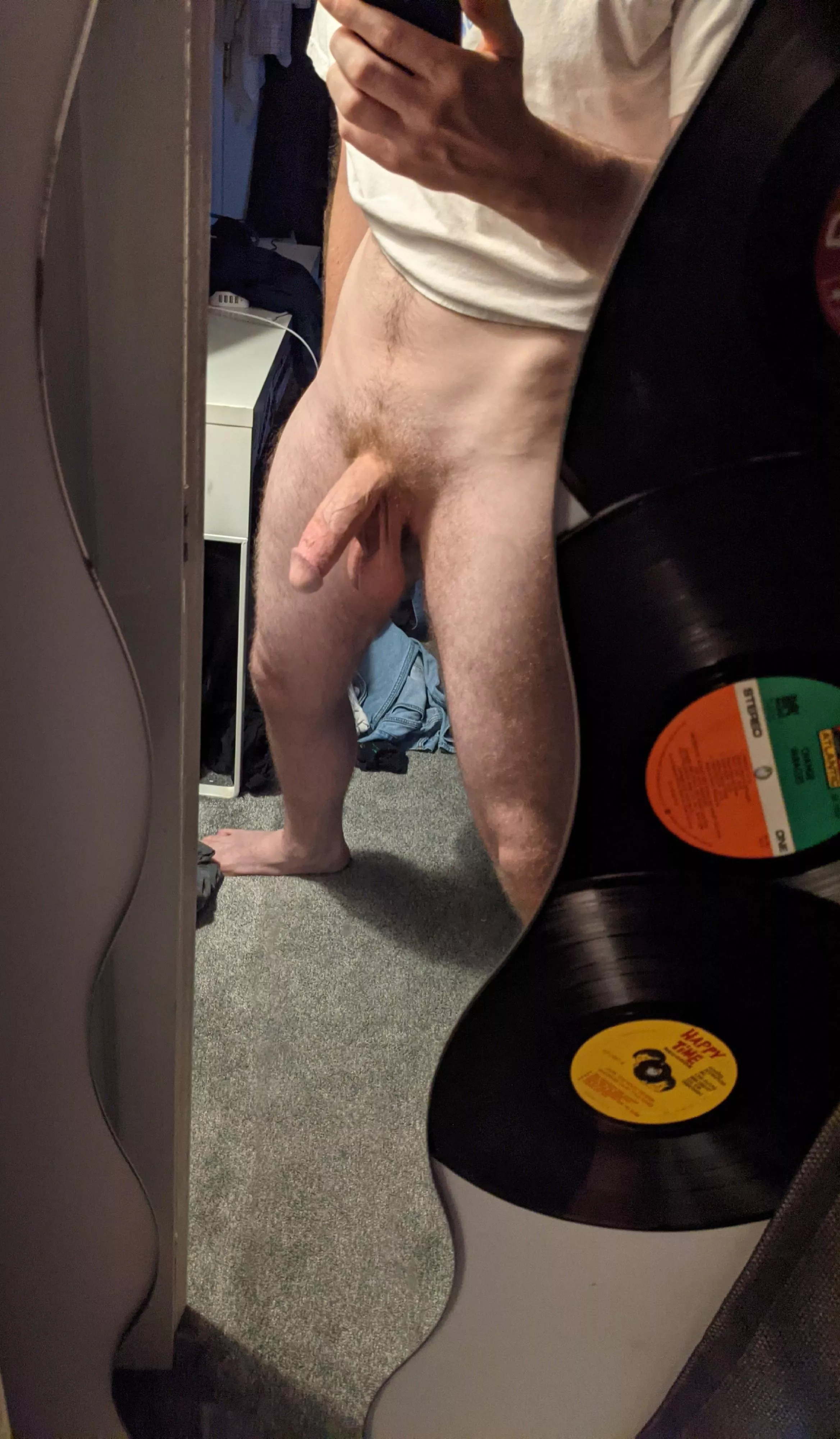 Hangs when I get high 🔥 posted by mistahstrongdong