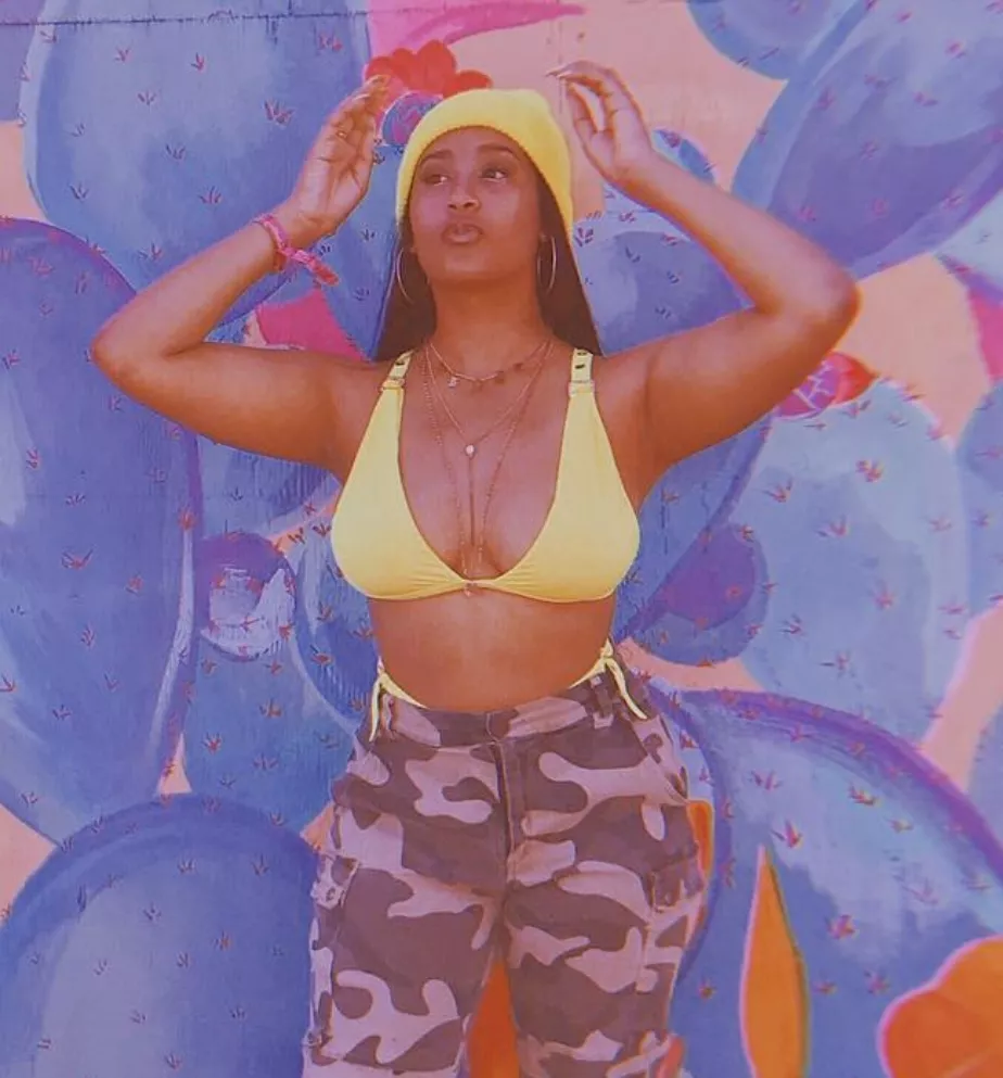 Hannah posted by earthdogbb