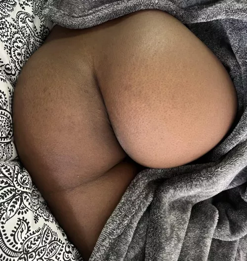 Happy 2022 from us to all of you. Thanks for all of the kind compliments last year. Here’s a morning shot for your enjoyment. Do I even have to ask? by SexyHotCoffeeCouple