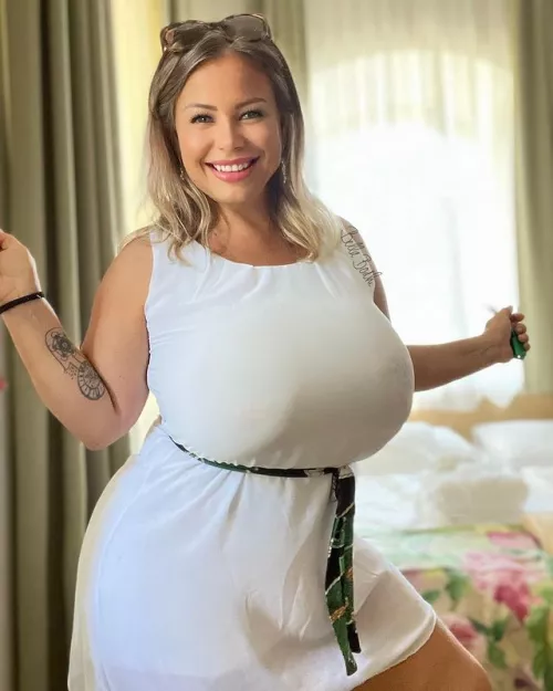 Happy and huge by Falafelliada