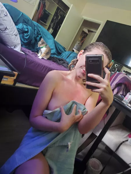 Happy birthday to me !! 🎂 (OC) by freya-flowers