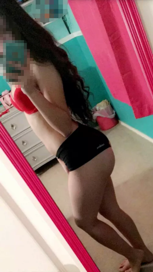 Happy Expedition Day! Come explore me... by Hermaestro