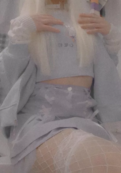 Happy femboy friday everyone🤸🏻‍♂️ by Cholru