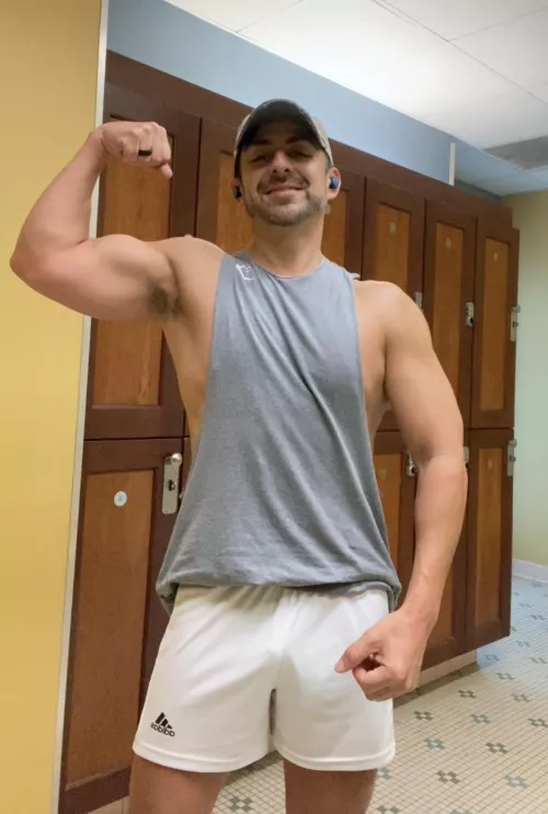 Happy Flex Friday! New here. From TEXAS by TxJakeJake22
