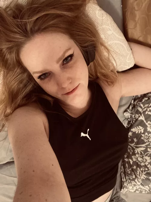 Happy Friday 💋🦊 by os-sesamoideum