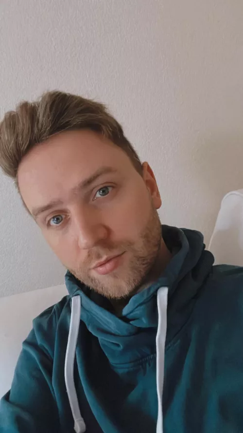 Happy Friday 😌 by Mitcho33