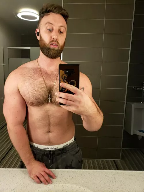 Happy Friday by R2D33Z3DNUTZ