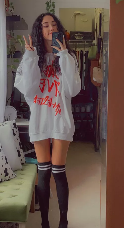 Happy Friday🖤 by Miabellerina