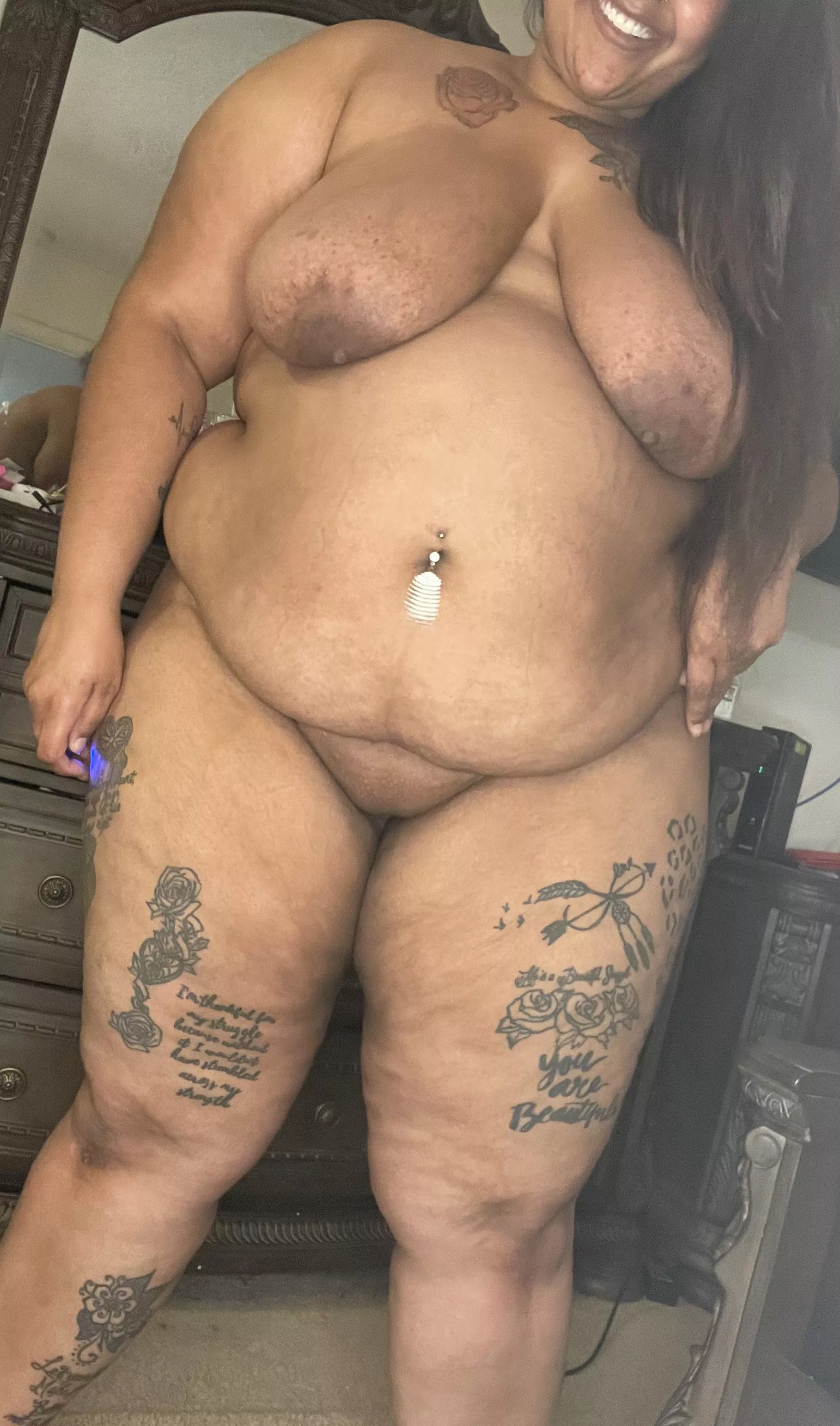 Happy Friday ☺️ posted by Caramarlthick_69