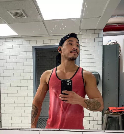 Happy Friday bros 😉 gym done, now time to go see friends for food. by graphikko