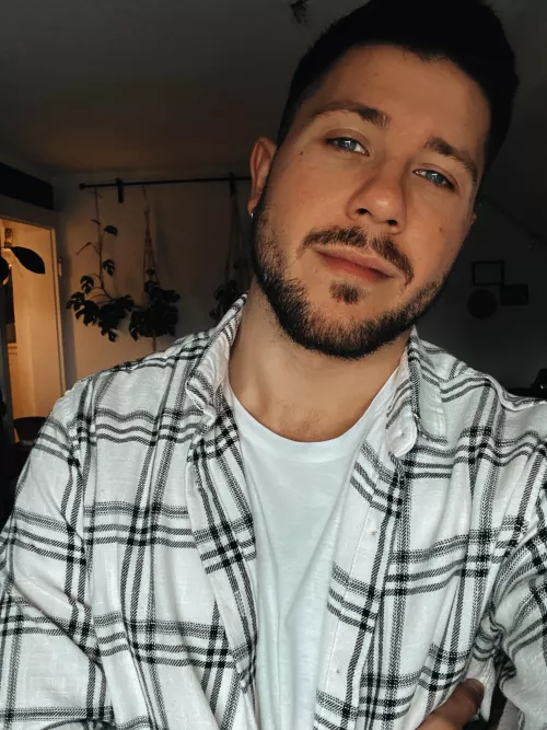 Happy Friday dudes 😌 by Newfeelings__