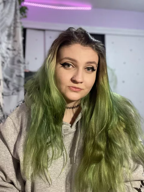 Happy Friday! by Pearlrxse