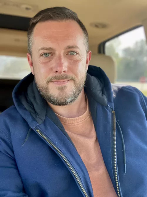 Happy Friday y’all! Hope everyone is staying warm, it’s a cold one here! by VAgay81