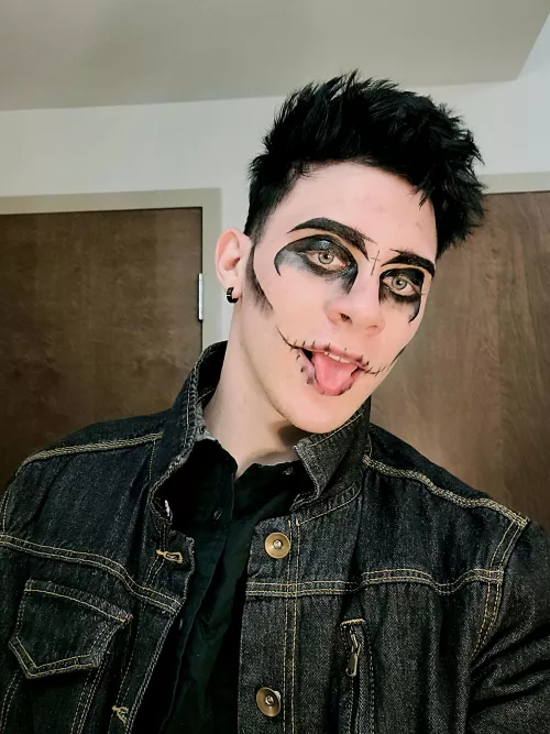 Happy Halloween! by Frosty_lotucito_756