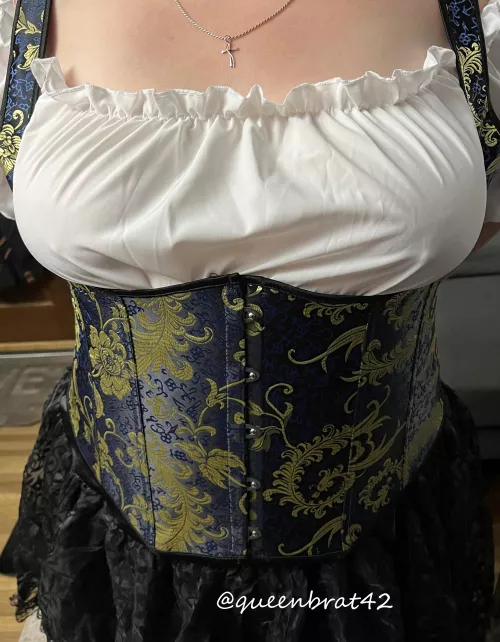 Happy Halloween! by Queenbrat42