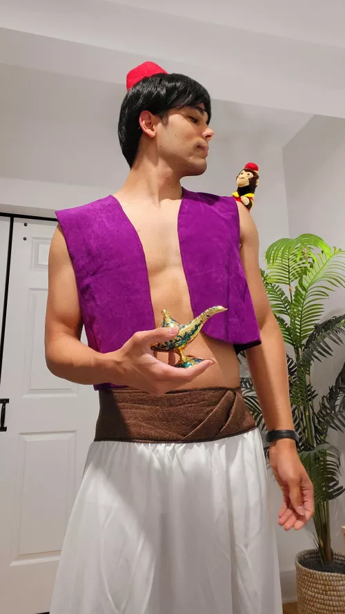 Happy Halloween! 🧞‍♂️ by yuripawings