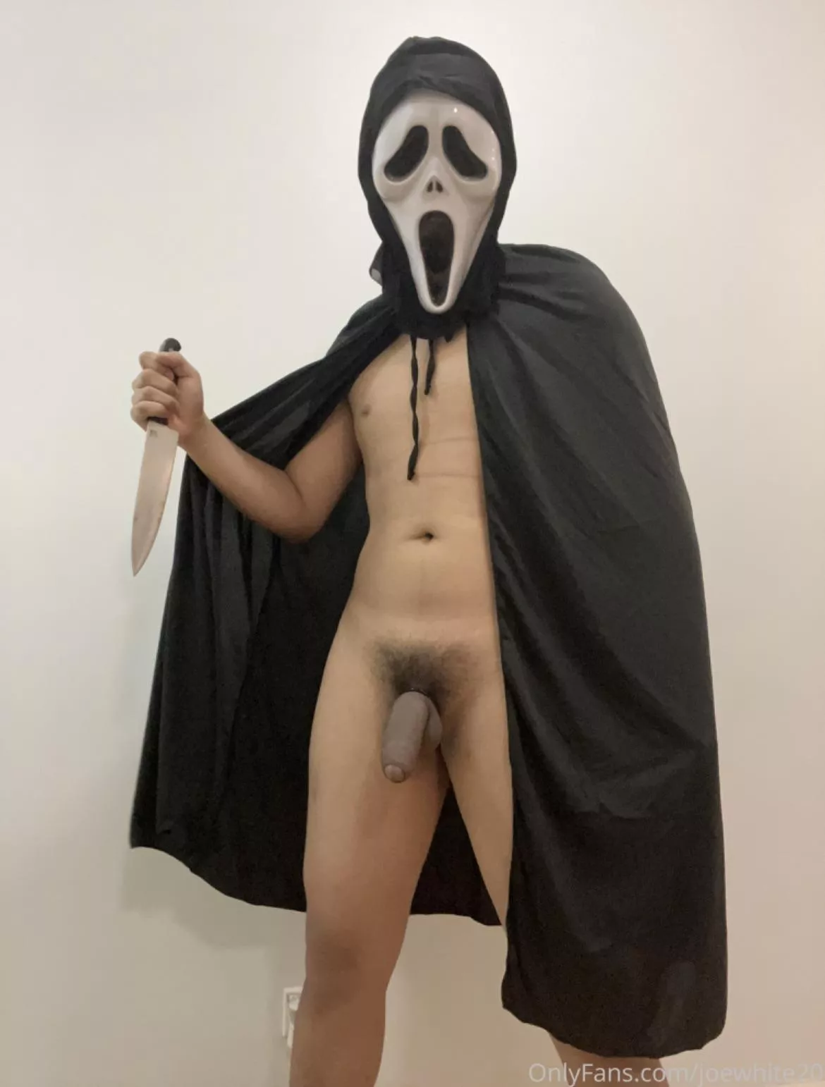 Happy halloween 👻 I’ll make you scream ;) posted by joewhite_19