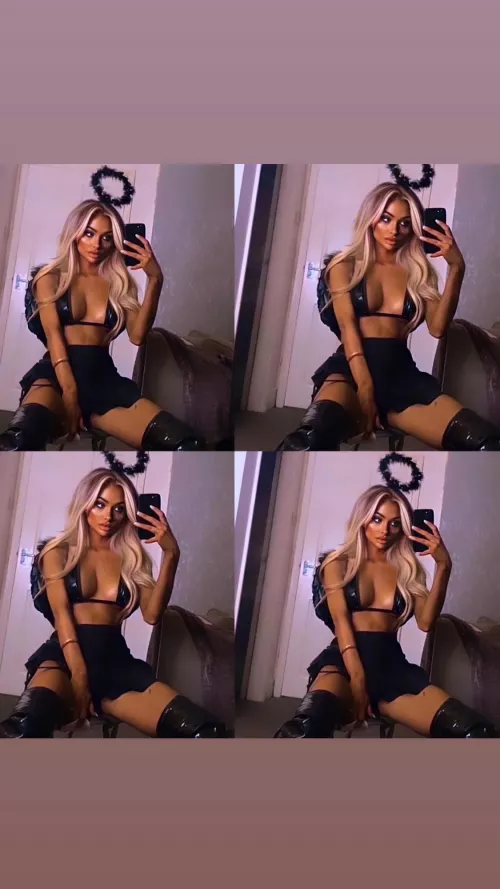 Happy Halloween by VictoriaroseONLYFANS