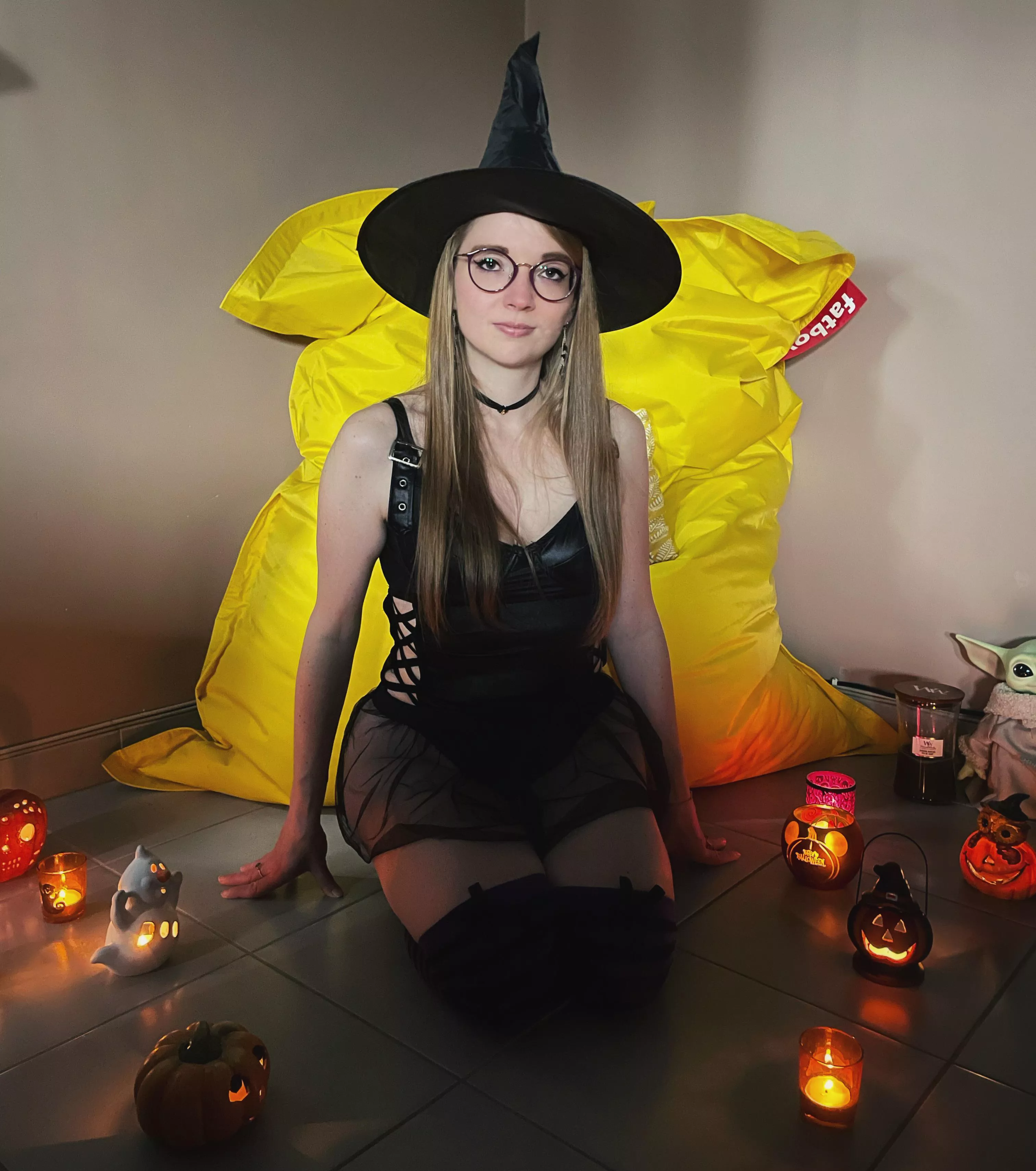 Happy Halloween, Reddit 🧙🏻 [F32] posted by SunAndGlow