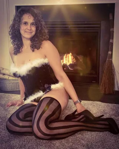 Happy Holidays! [F 34] by Kmmc1976