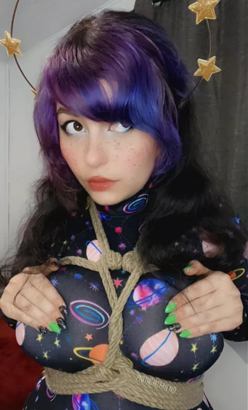 Happy holidays! I got you a present! (It’s me — I’m the present 😋) by m0thgirlfriend