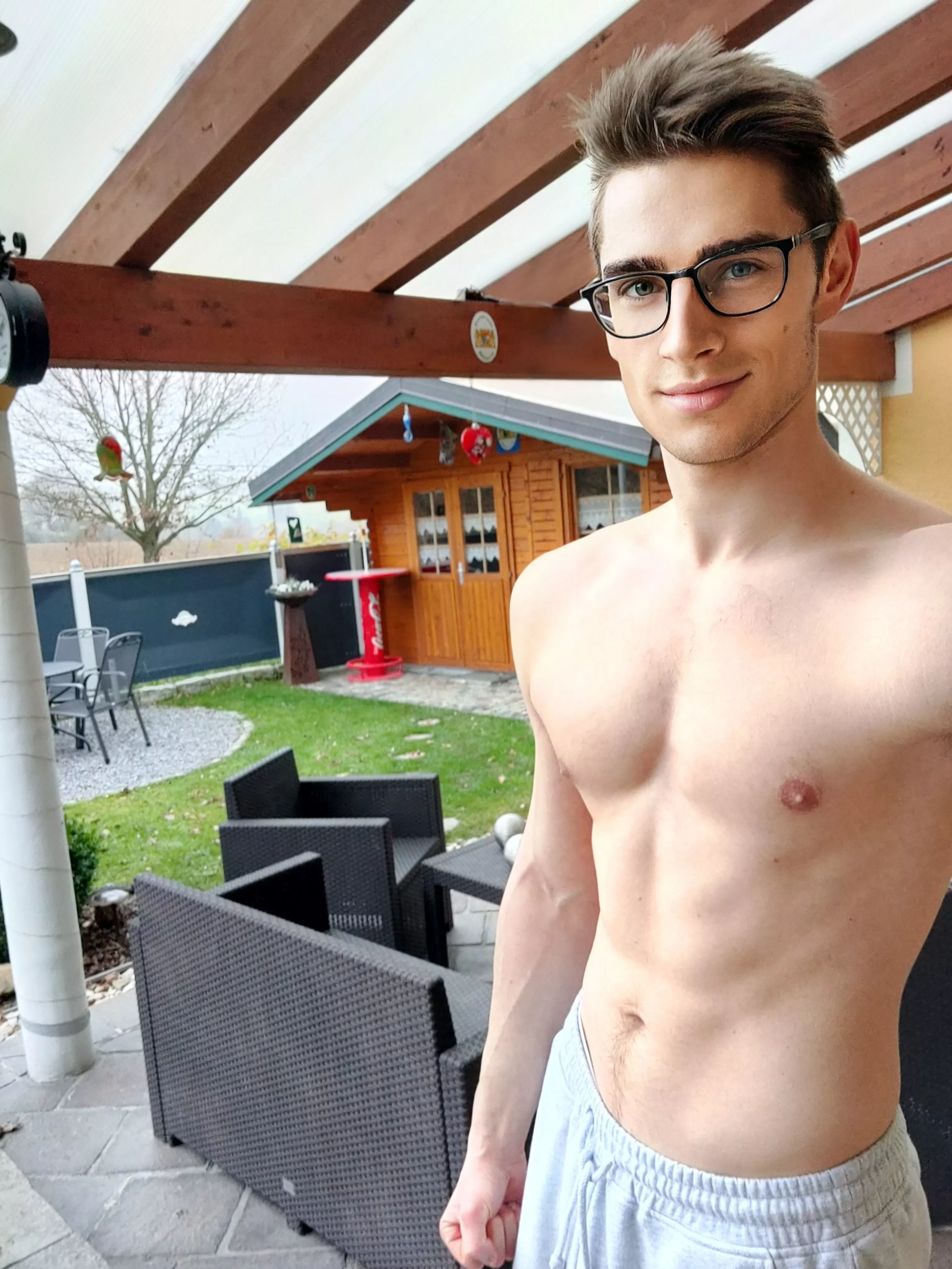 Happy holidays 😘 posted by jonasheimononlyfans