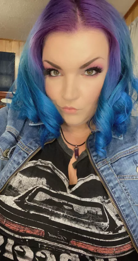 Happy hump day 😏 by skullviewfinder