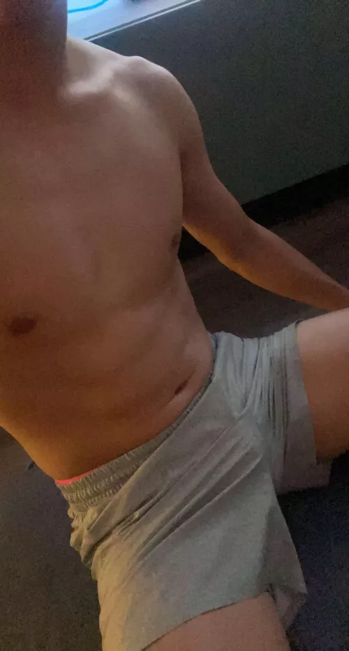 Happy hump day boys. Anyone else trying to stay awake at work? 😴🥱 by texastw1nk