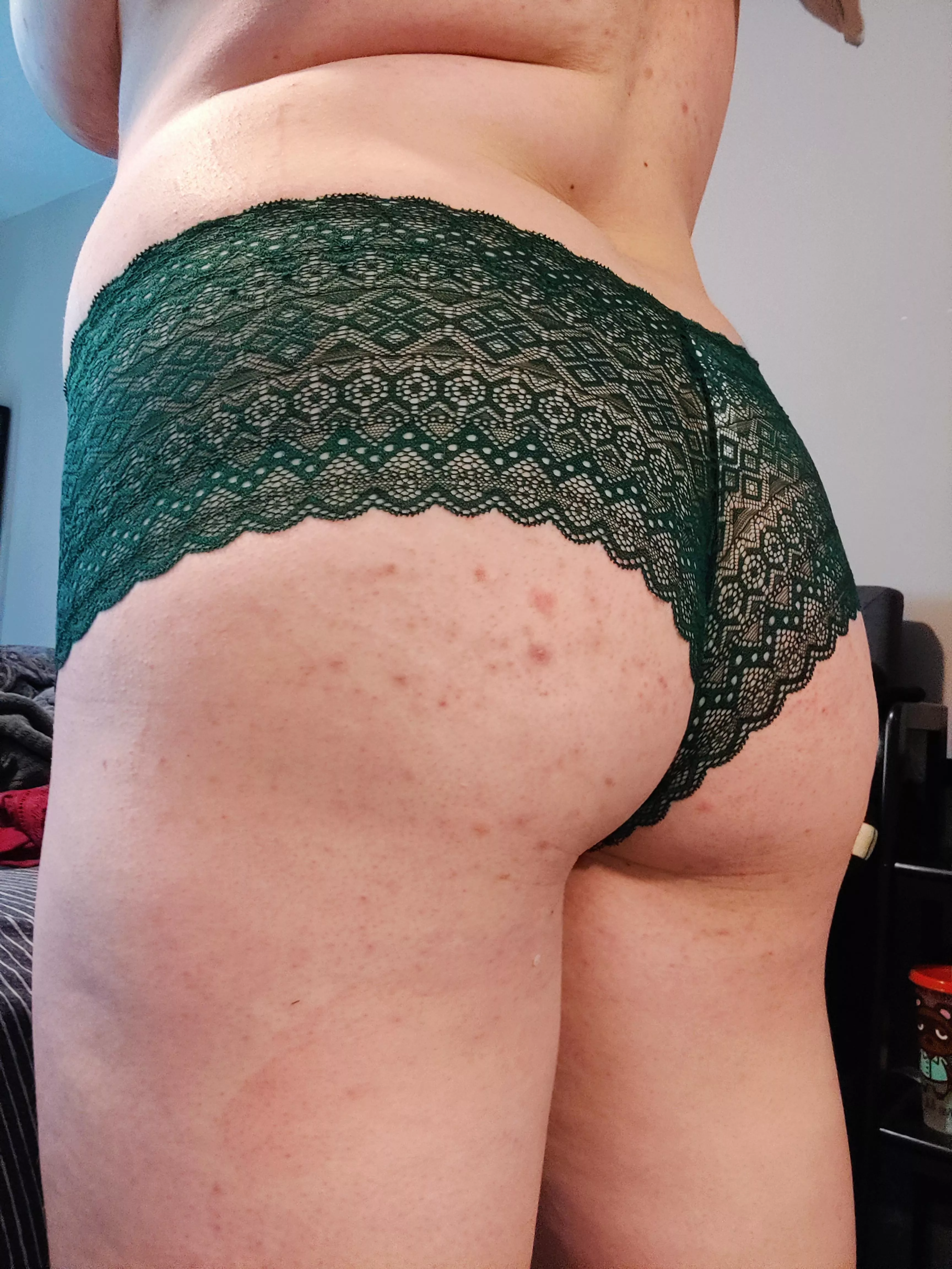 Happy Hump Day! 😘 [F] posted by kinky_k2021
