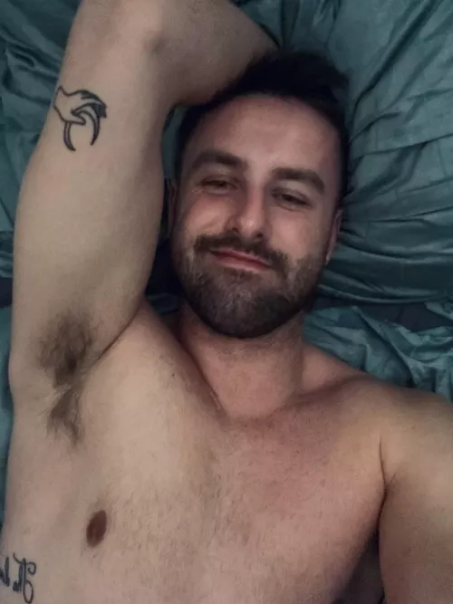 Happy hump day! I feel like my seasonal depression is finally over 💆‍♂️ time to live fearlessly 💫 by Routine_Wolverine568