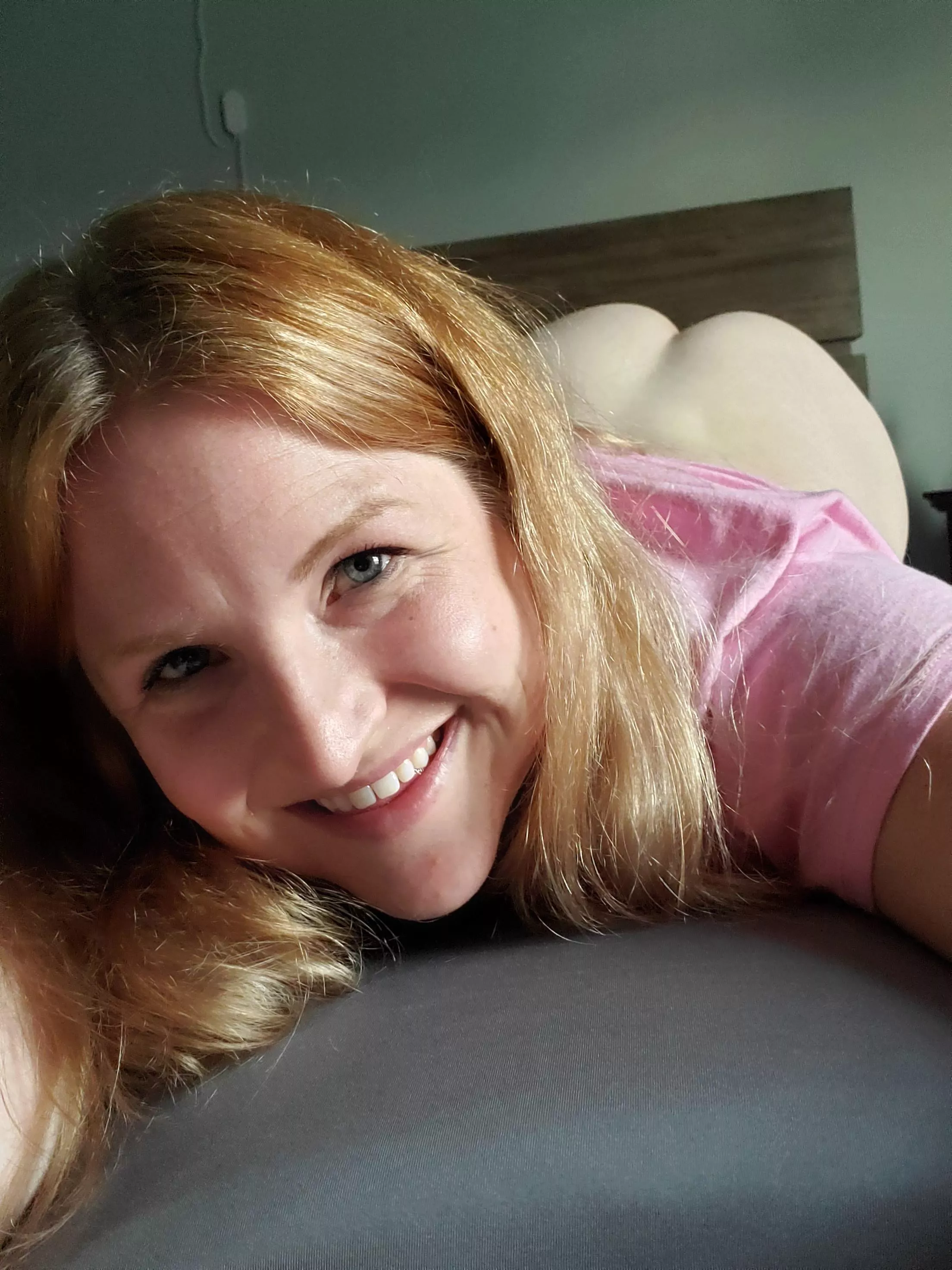 Happy Hump Day, my loves!! posted by Ellie_Silk