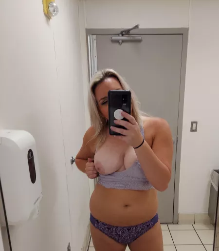 Happy HUMP day to all my fellow [F]reaks 😈🤣😘 by Justforfuncouple3840