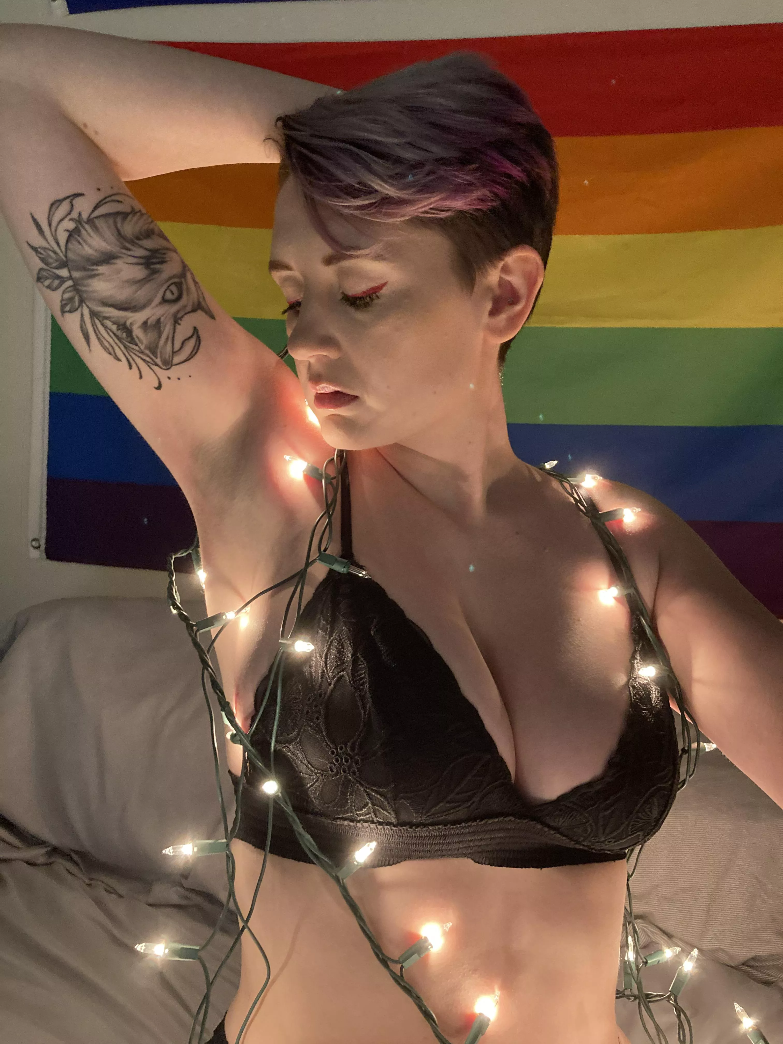 Happy hump day! You can make me be your good girl any day of the week though 😏 posted by percysbitch