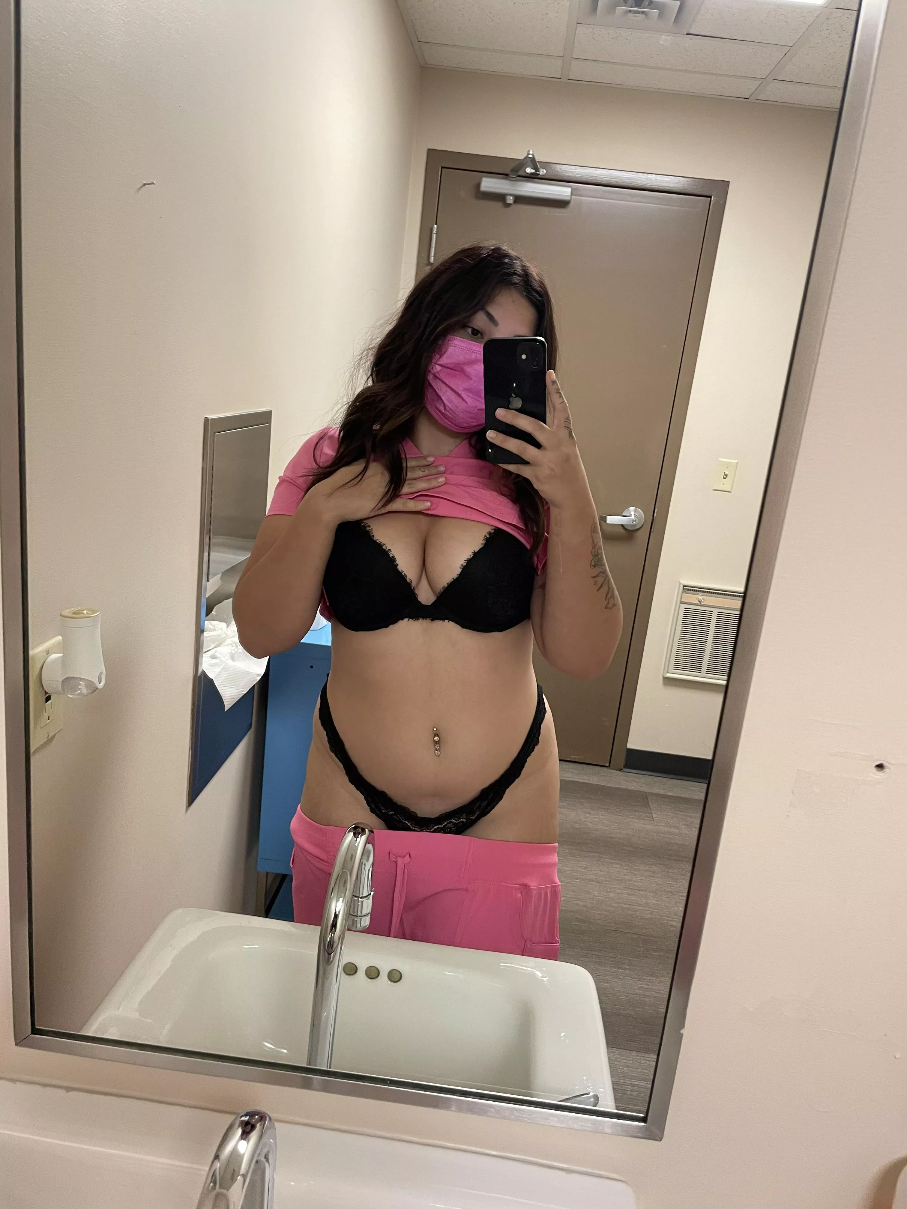 happy hump dayyyy 🖤 posted by Lolaj_1