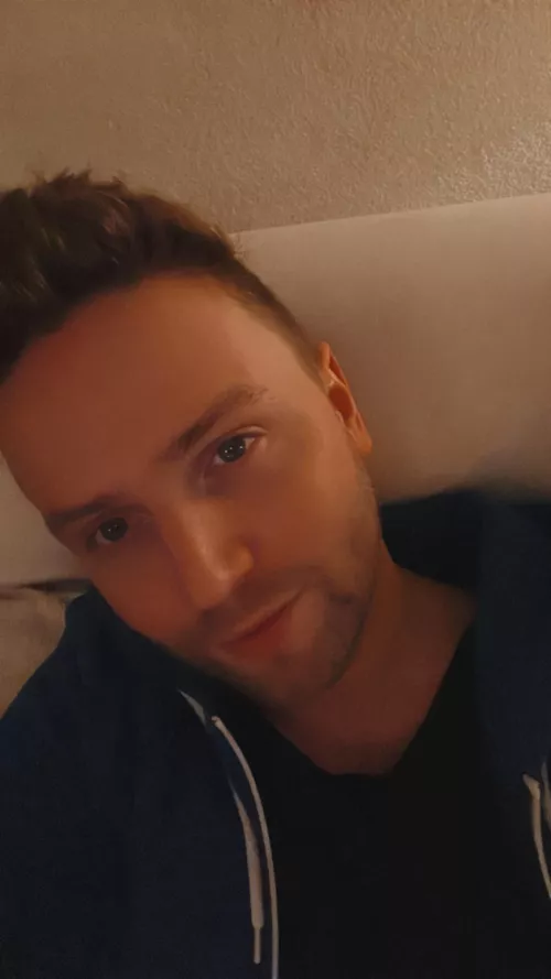 Happy interns hug day🤗 by Mitcho33